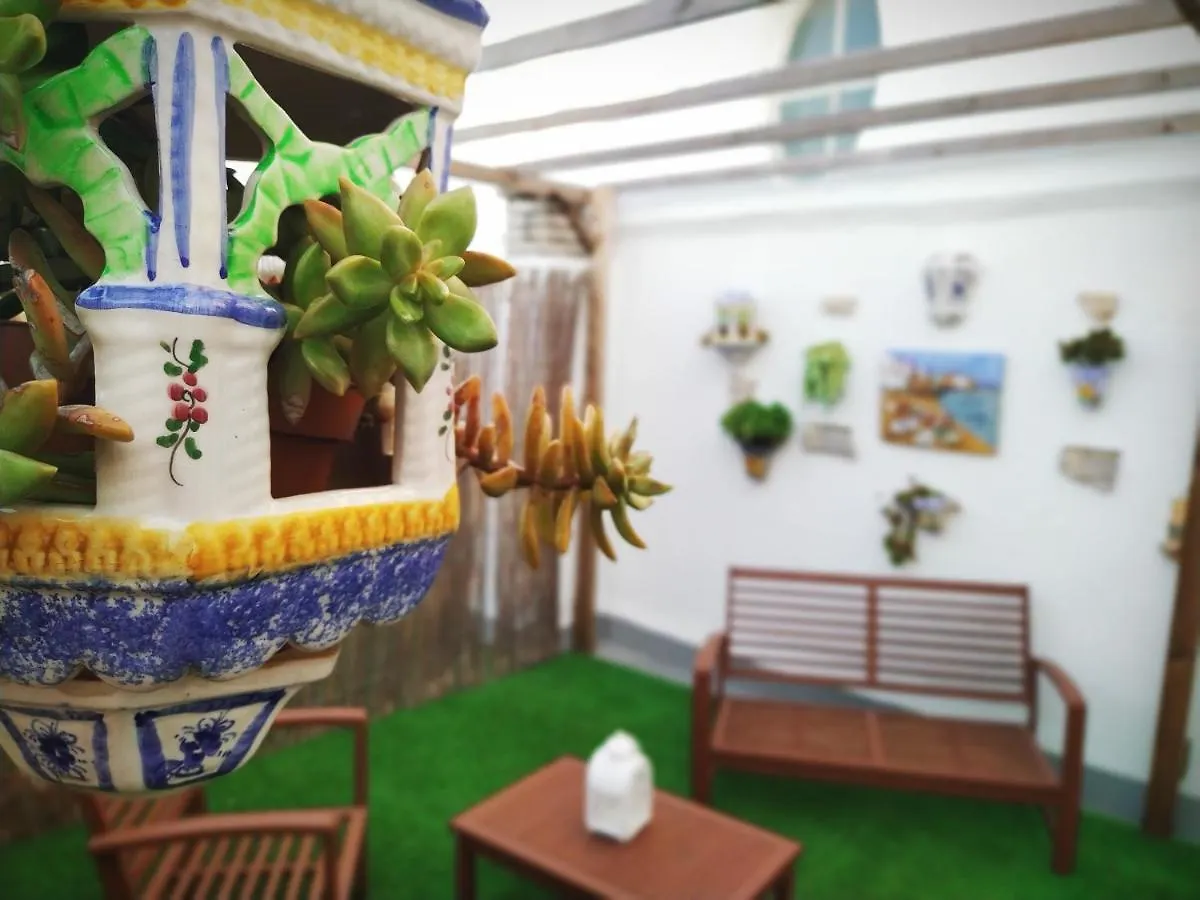 Guest house Hostal Casa Nautilus Cadiz