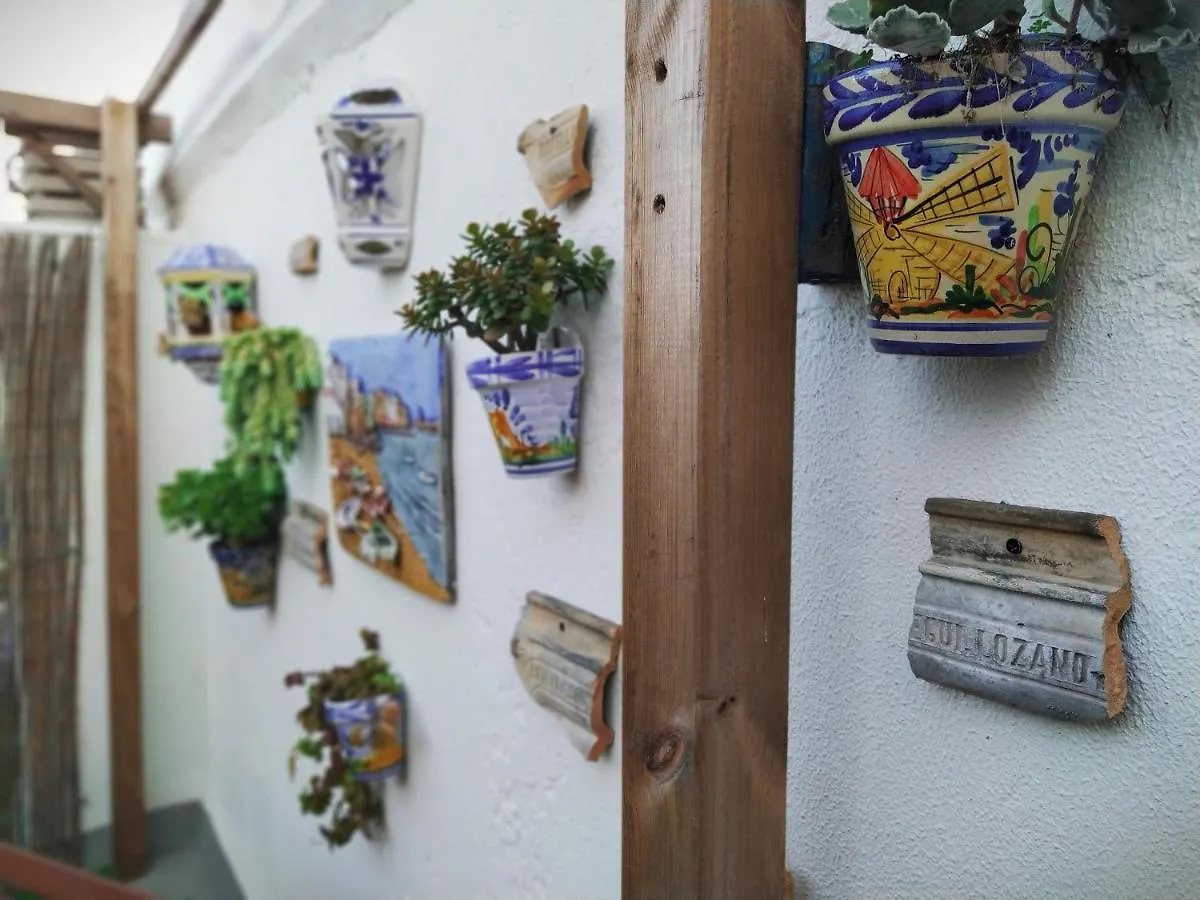 Hostal Casa Nautilus Cadiz Spain